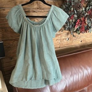 Women’s Top Size Small Super Cute! :)